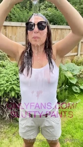 Average UK Mum [ averageukmum ] Onlyfans leaked video 9963853 on Hotleaks.tv