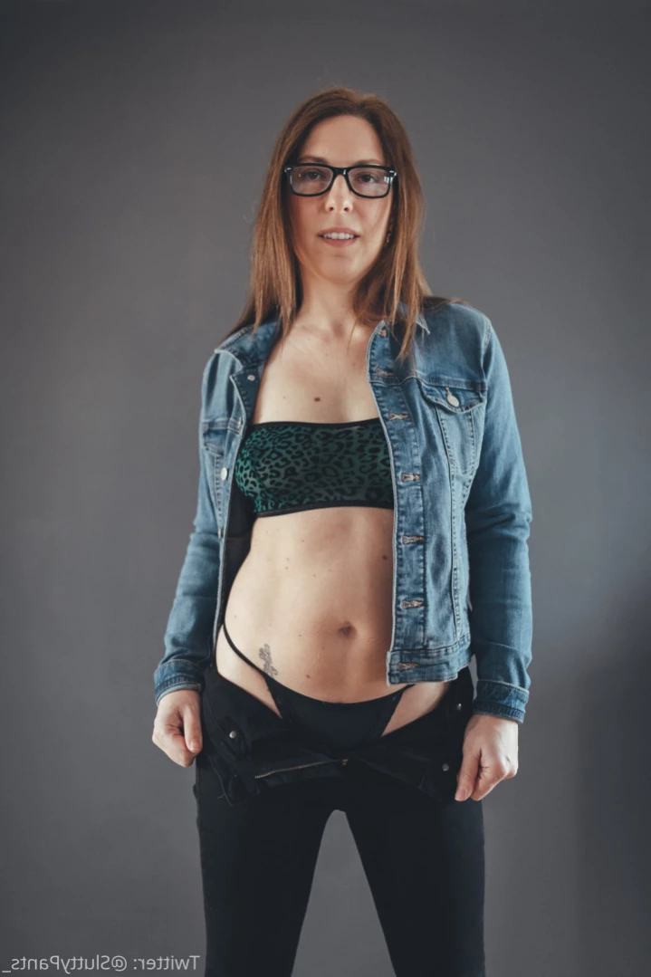 Average UK Mum [ averageukmum ] Onlyfans leaked photo 11363973 on Hotleaks.tv