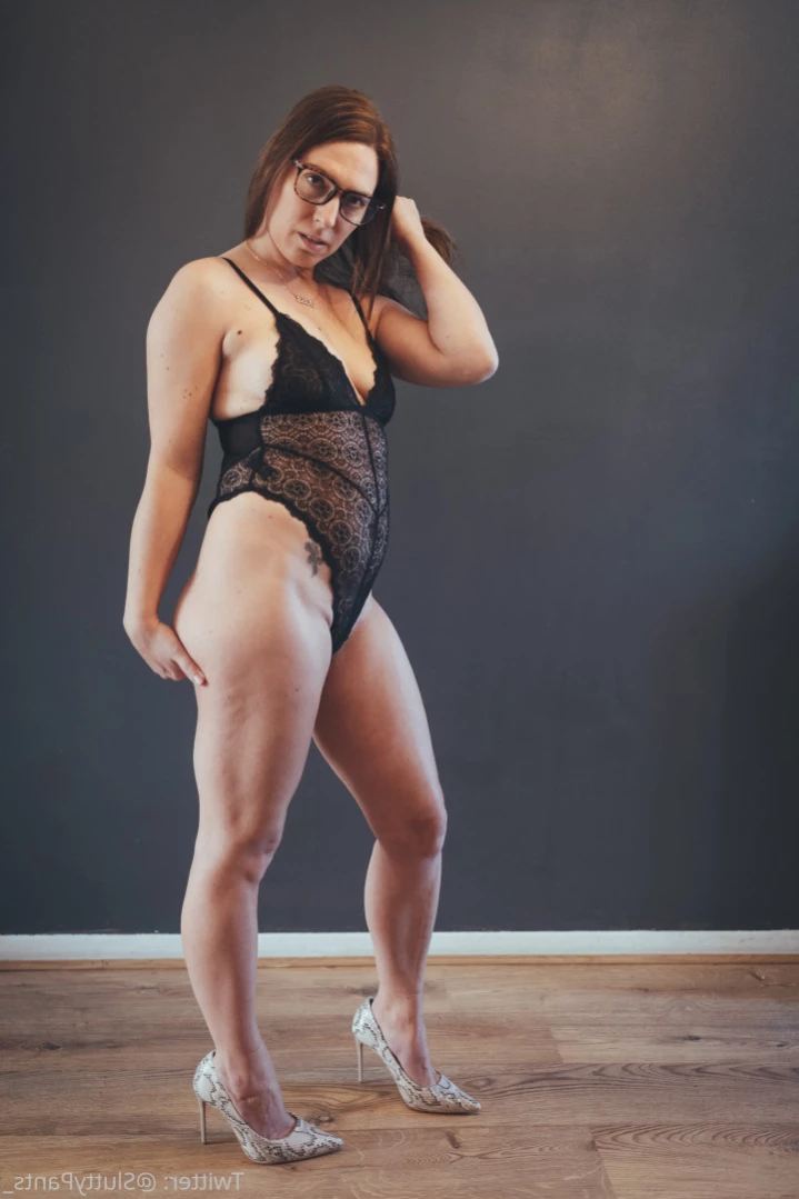 Average UK Mum [ averageukmum ] Onlyfans leaked photo 11426721 on Hotleaks.tv