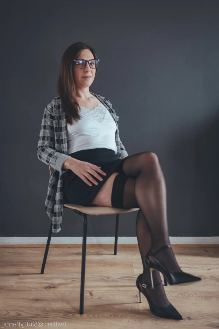 Average UK Mum [ averageukmum ] Onlyfans leaked photo 11426753 on Hotleaks.tv