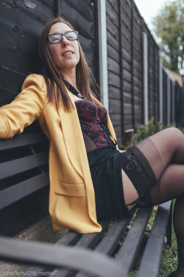 Average UK Mum [ averageukmum ] Onlyfans leaked photo 11427404 on Hotleaks.tv