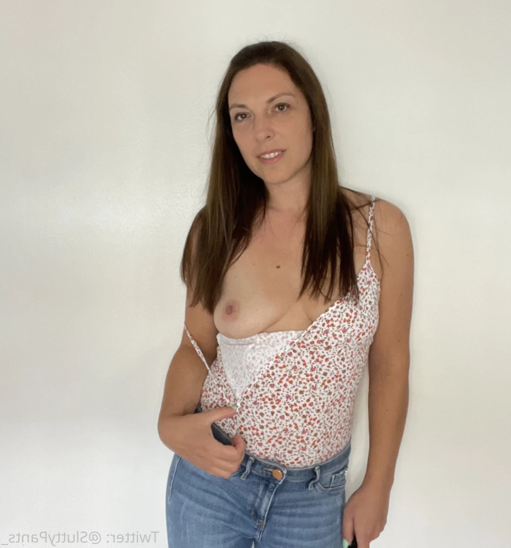 Average UK Mum [ averageukmum ] Onlyfans leaked photo 11622879 on Hotleaks.tv