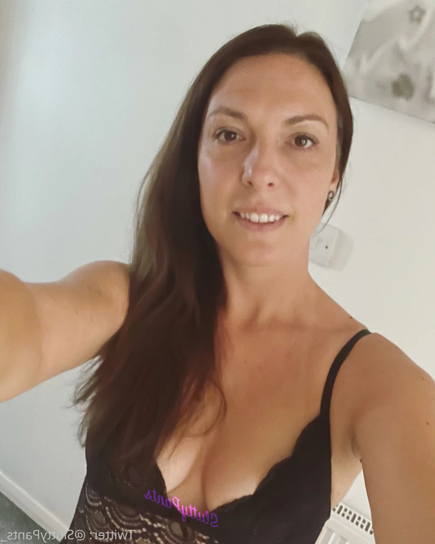 Average UK Mum [ averageukmum ] Onlyfans leaked photo 11967733 on Hotleaks.tv