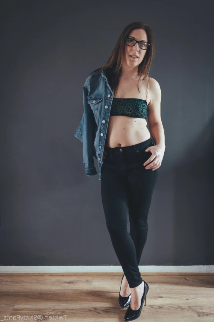 Average UK Mum [ averageukmum ] Onlyfans leaked photo 13022698 on Hotleaks.tv