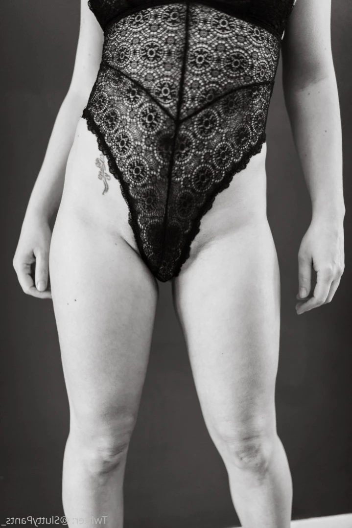 Average UK Mum [ averageukmum ] Onlyfans leaked photo 13135437 on Hotleaks.tv