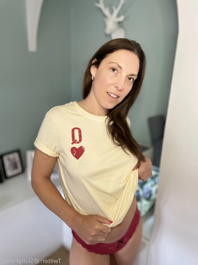 Average UK Mum [ averageukmum ] Onlyfans leaked photo 13357810 on Hotleaks.tv