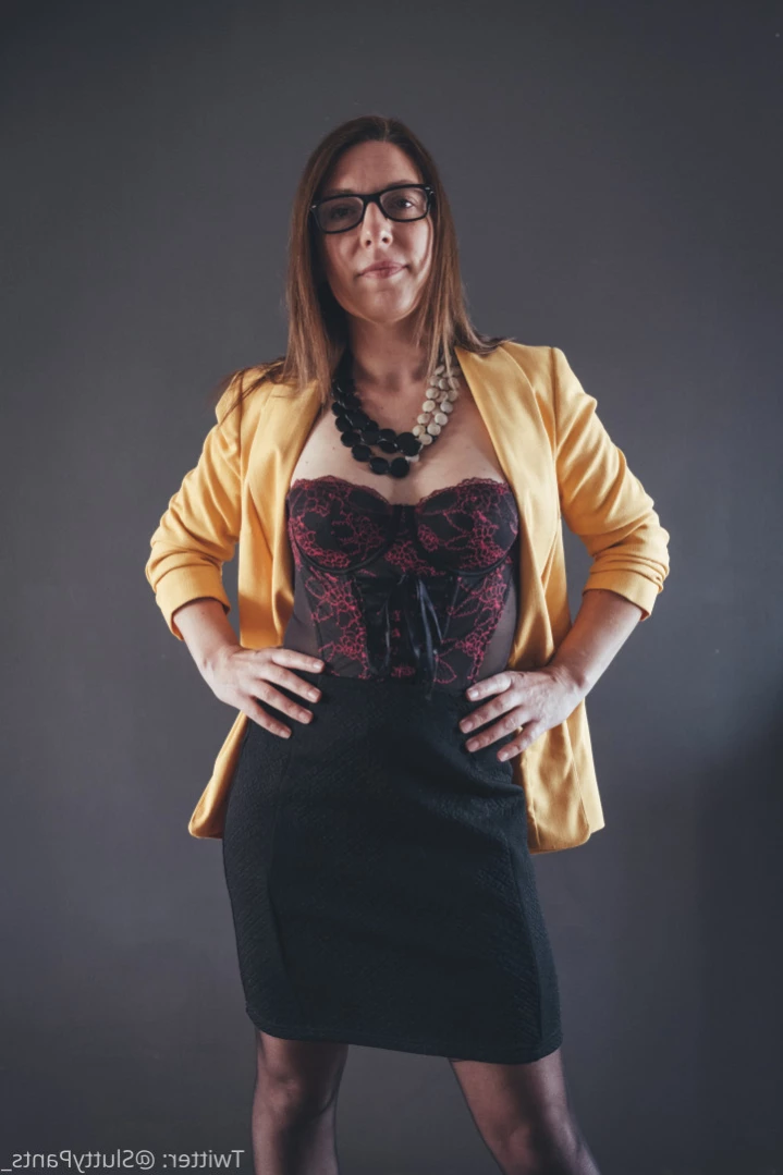 Average UK Mum [ averageukmum ] Onlyfans leaked photo 13425884 on Hotleaks.tv