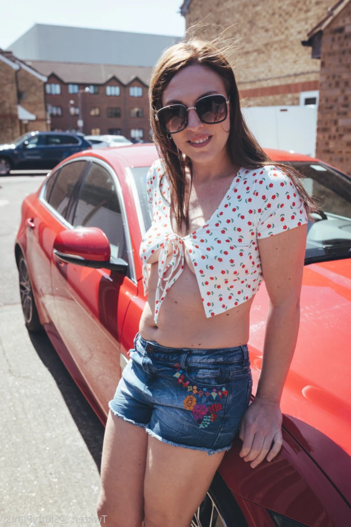 Average UK Mum [ averageukmum ] Onlyfans leaked photo 14054307 on Hotleaks.tv