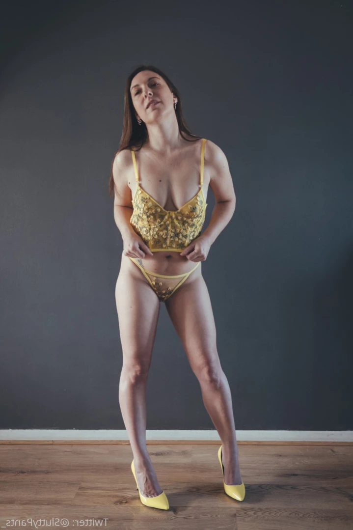 Average UK Mum [ averageukmum ] Onlyfans leaked photo 14282133 on Hotleaks.tv