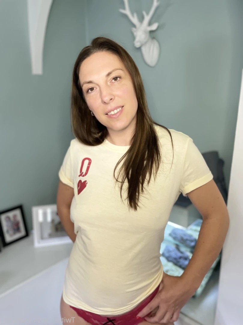 Average UK Mum [ averageukmum ] Onlyfans leaked photo 14968796 on Hotleaks.tv
