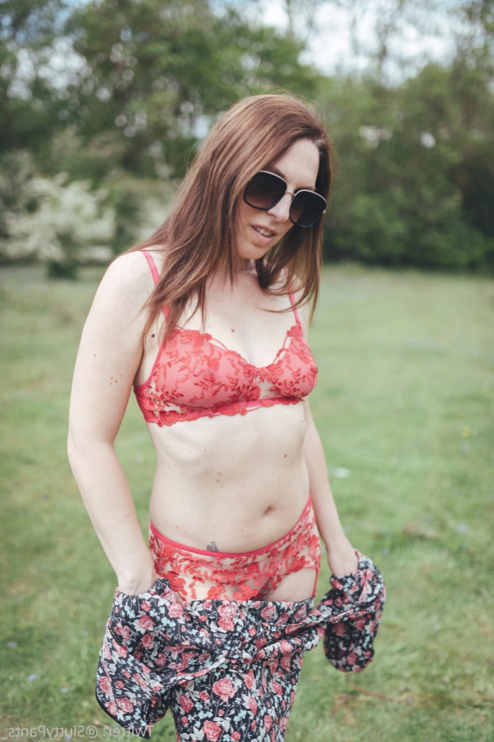 Average UK Mum [ averageukmum ] Onlyfans leaked photo 15284206 on Hotleaks.tv