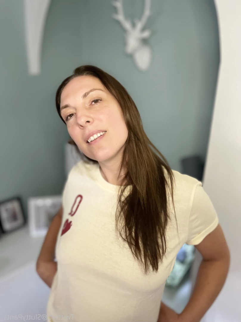 Average UK Mum [ averageukmum ] Onlyfans leaked photo 15857481 on Hotleaks.tv