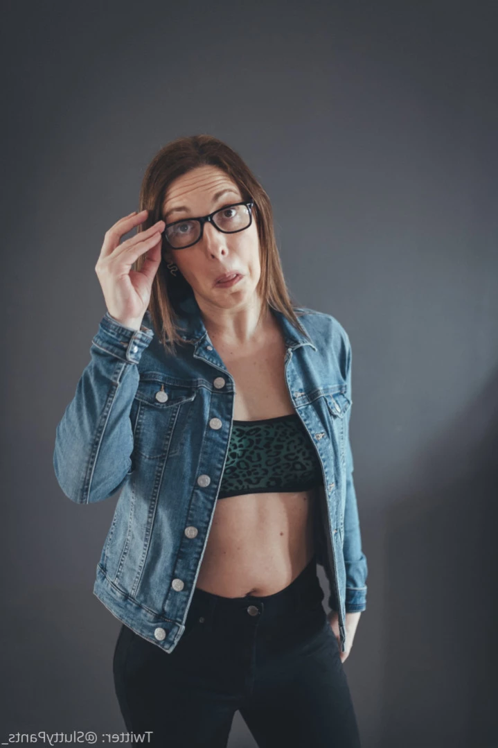Average UK Mum [ averageukmum ] Onlyfans leaked photo 16123163 on Hotleaks.tv