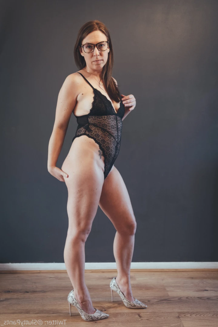 Average UK Mum [ averageukmum ] Onlyfans leaked photo 16191714 on Hotleaks.tv