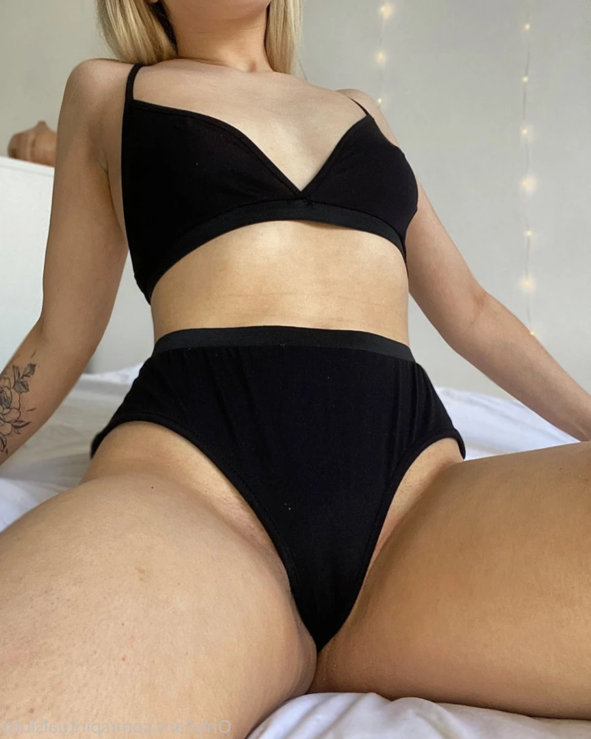 Caitlin 👅 Your secret GF [ caitliinn ] Onlyfans leaked photo 11695390 on Hotleaks.tv