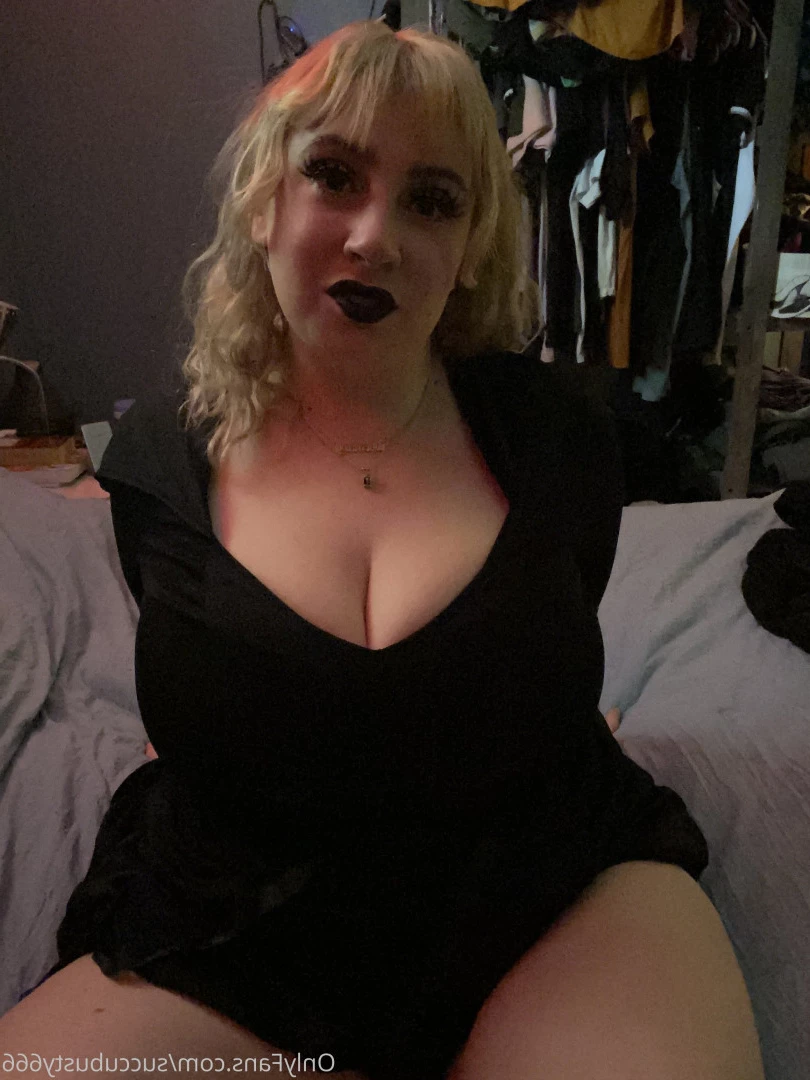 April O’blivion [ succubusty666 ] Onlyfans leaked photo 8126279 on Hotleaks.tv
