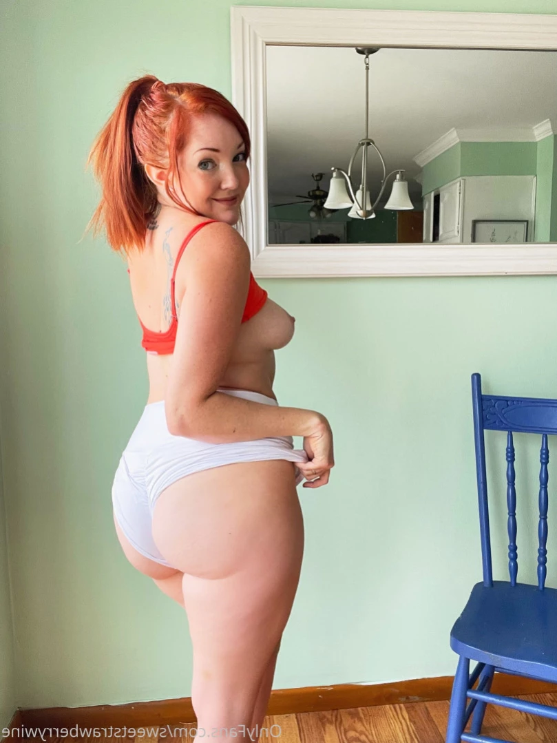 Sweetlikestrawberrywine [ sweetstrawberrywine ] Onlyfans leaked photo 15099260 on Hotleaks.tv