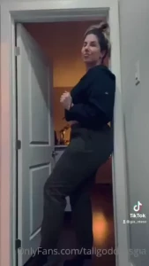 Gia De Luca [ tallgoddessgia ] Onlyfans leaked video 18167032 on Hotleaks.tv