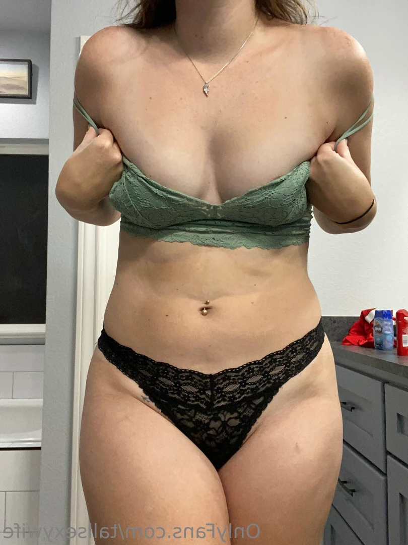 Sexy wife🖤 [ tallsexywife ] Onlyfans leaked photo 8157108 on Hotleaks.tv