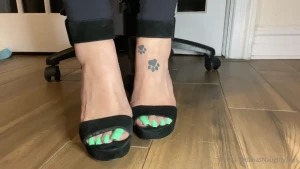 TATIANA - Foot Goddess [ tatianasnaughtytoes ] Onlyfans leaked video 9902842 on Hotleaks.tv