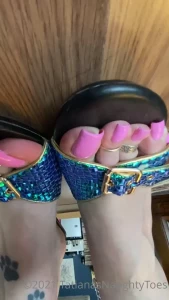 TATIANA - Foot Goddess [ tatianasnaughtytoes ] Onlyfans leaked video 9902849 on Hotleaks.tv