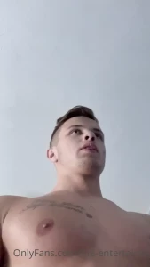 9890495