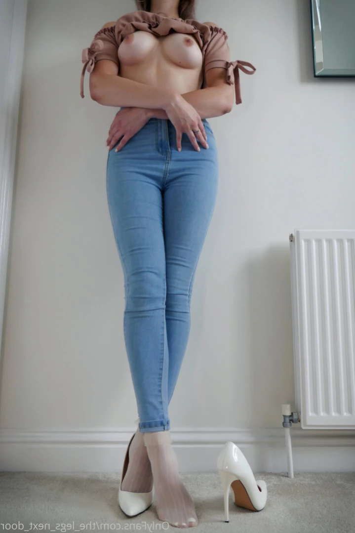 annabel_xo_ [ the_legs_next_door ] Onlyfans leaked photo 11486174 on Hotleaks.tv