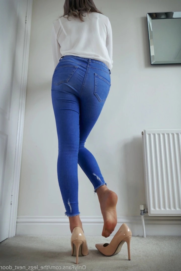 annabel_xo_ [ the_legs_next_door ] Onlyfans leaked photo 11486399 on Hotleaks.tv