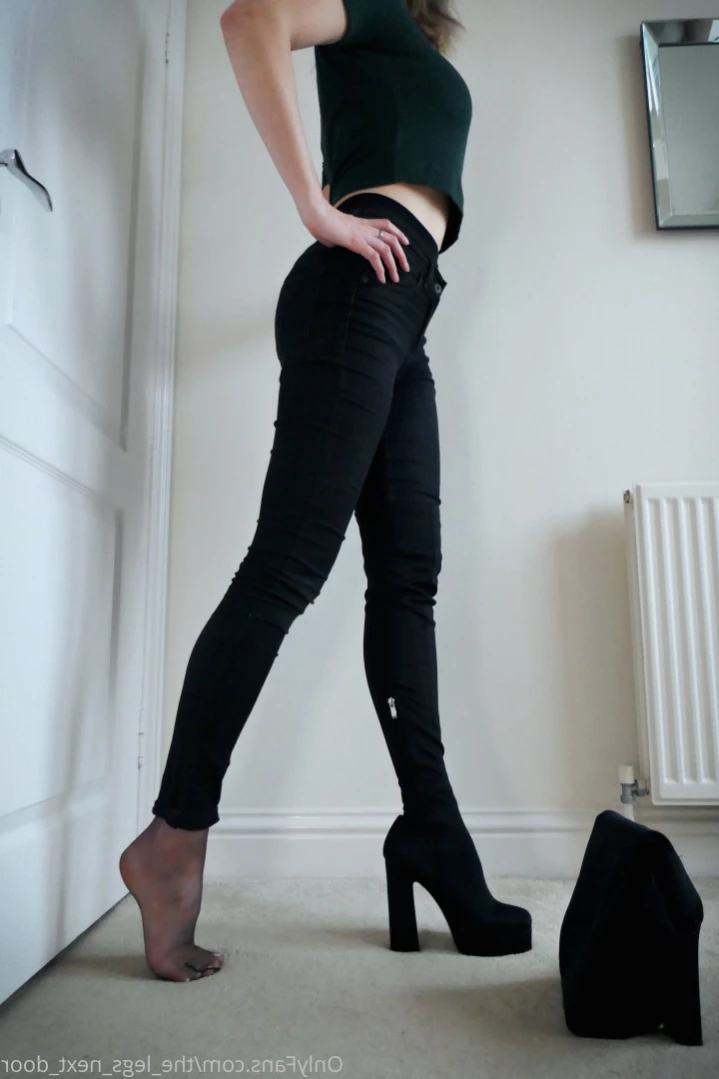 annabel_xo_ [ the_legs_next_door ] Onlyfans leaked photo 11834180 on Hotleaks.tv