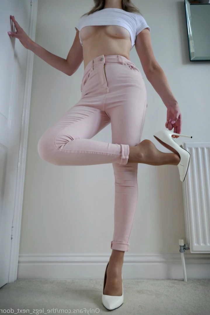 annabel_xo_ [ the_legs_next_door ] Onlyfans leaked photo 12833440 on Hotleaks.tv