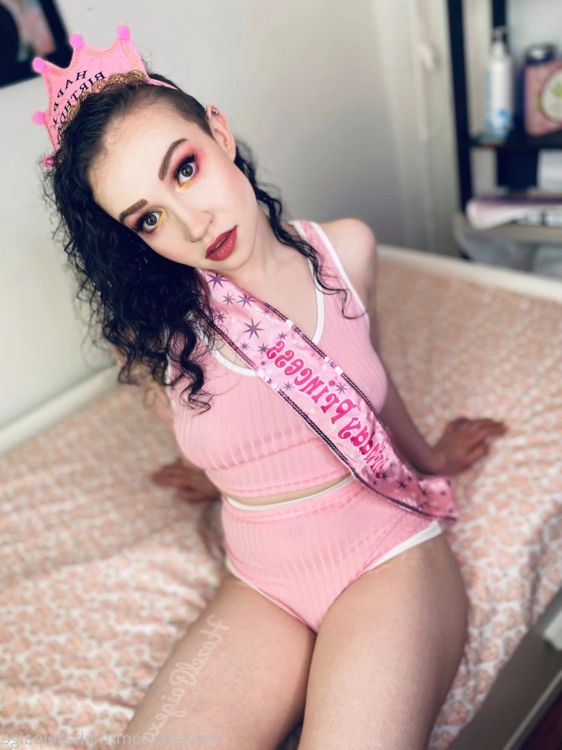 Hazel Paige [ thehazelpaige ] Onlyfans leaked photo 12874503 on Hotleaks.tv