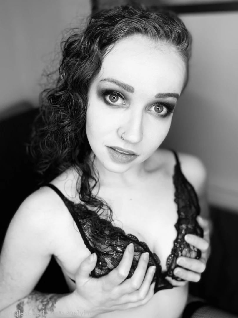 Hazel Paige [ thehazelpaige ] Onlyfans leaked photo 15151533 on Hotleaks.tv
