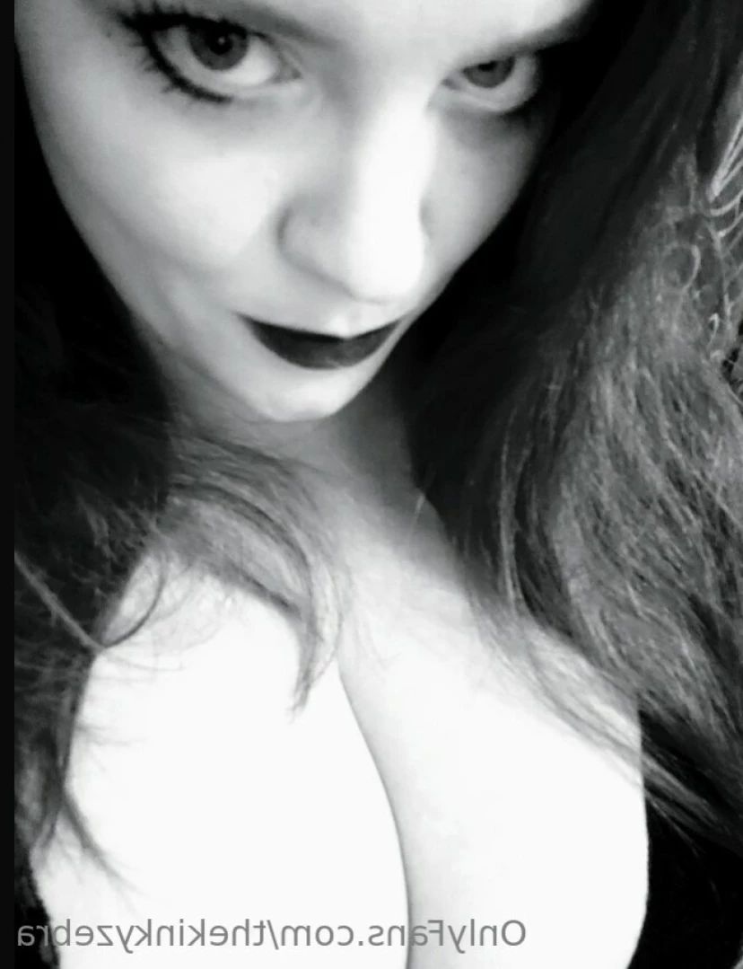 thekinkyzebra Onlyfans leaked photo 11399130 on Hotleaks.tv