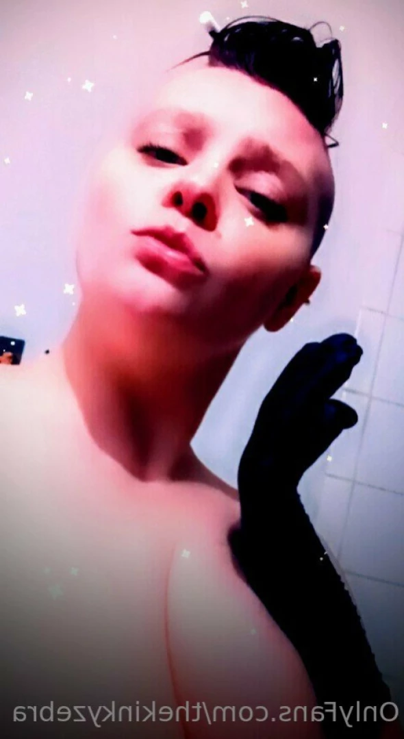 thekinkyzebra Onlyfans leaked photo 11399189 on Hotleaks.tv