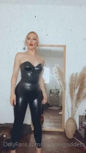 The Latex Goddess [ thelatexgoddess ] Onlyfans leaked video 9881117 on Hotleaks.tv