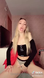 9847587