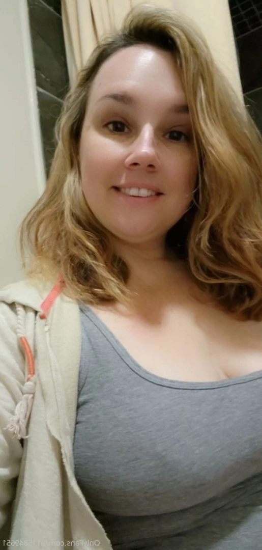 Hang with Beth [ u115849651 ] Onlyfans leaked photo 9695496 on Hotleaks.tv