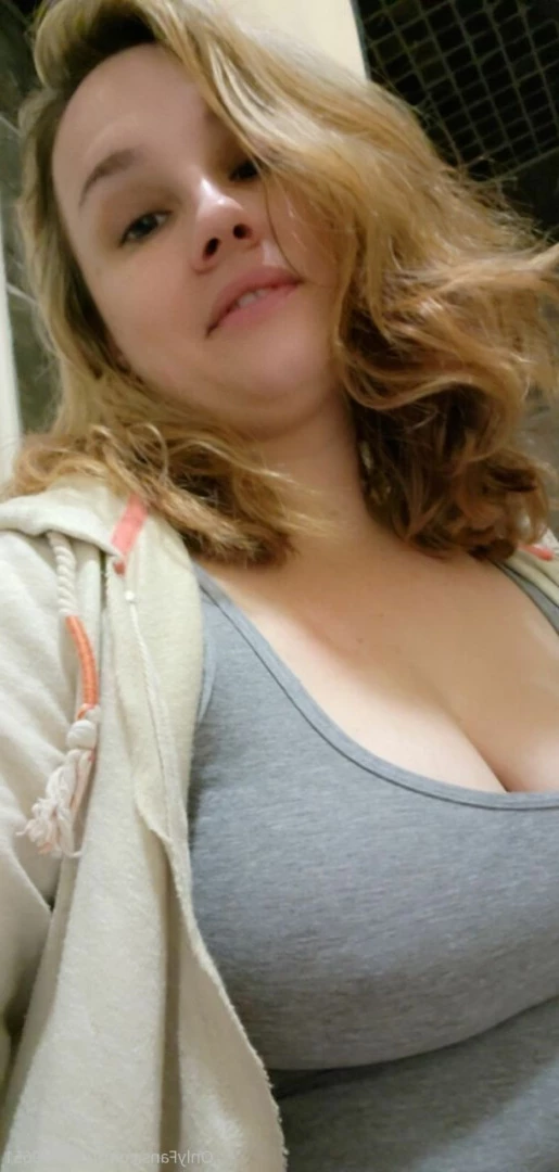 Hang with Beth [ u115849651 ] Onlyfans leaked photo 9695776 on Hotleaks.tv