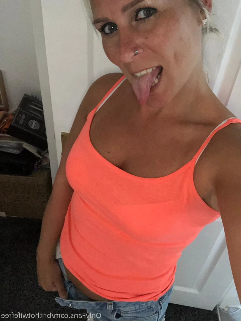 ♠️Cuckold + Hotwife♠️ [ ukhotwifecouple ] Onlyfans leaked photo 10390139 on Hotleaks.tv