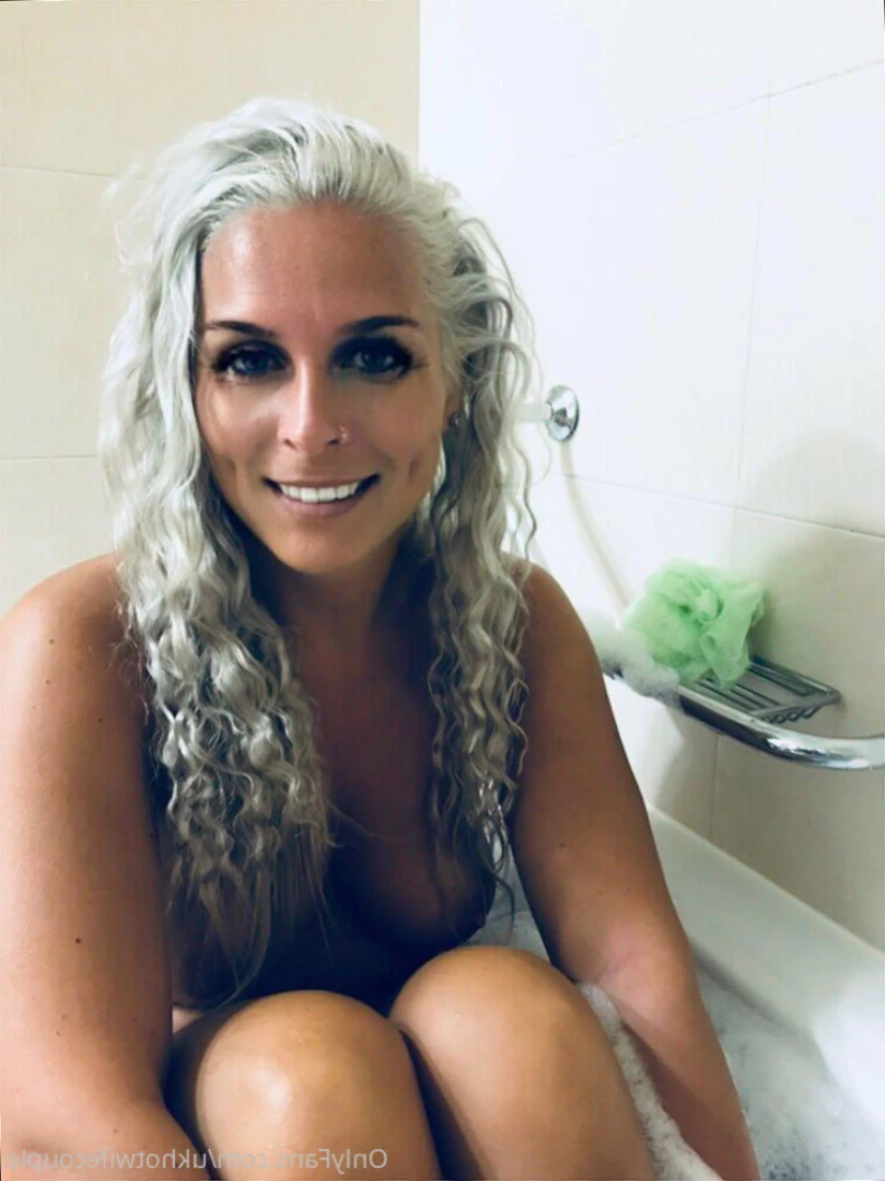 ♠️Cuckold + Hotwife♠️ [ ukhotwifecouple ] Onlyfans leaked photo 12727509 on Hotleaks.tv