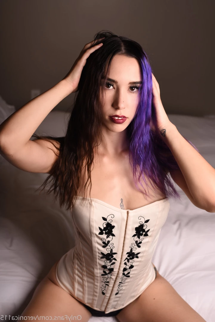 Vixen Vee [ vee4vixen ] Onlyfans leaked photo 8033832 on Hotleaks.tv