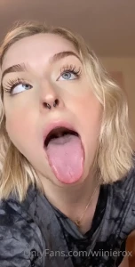 🍑 Wiinie 🍑 [ wiinierox ] Onlyfans leaked video 9819472 on Hotleaks.tv