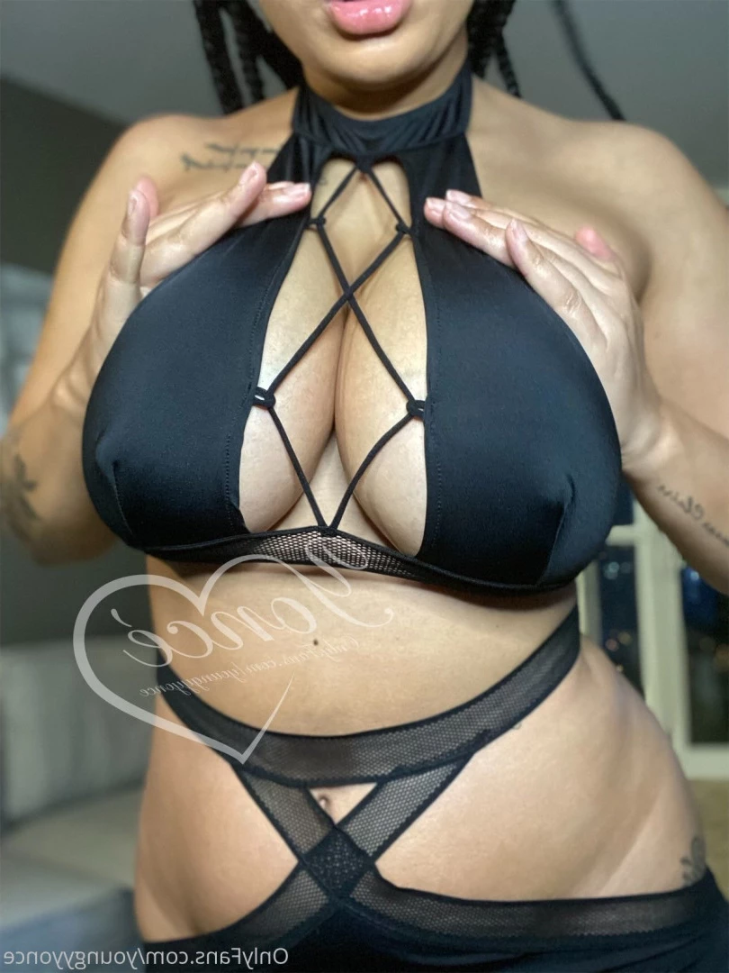 Yoncé [ youngyyonce ] Onlyfans leaked photo 8029595 on Hotleaks.tv