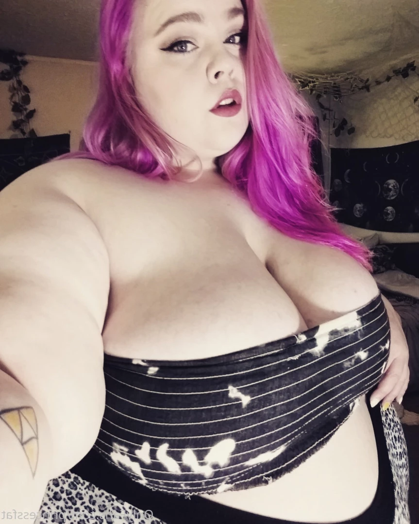 FatStonerChick(FREE) [ fatstonerchick.free ] Onlyfans leaked photo 11673935 on Hotleaks.tv