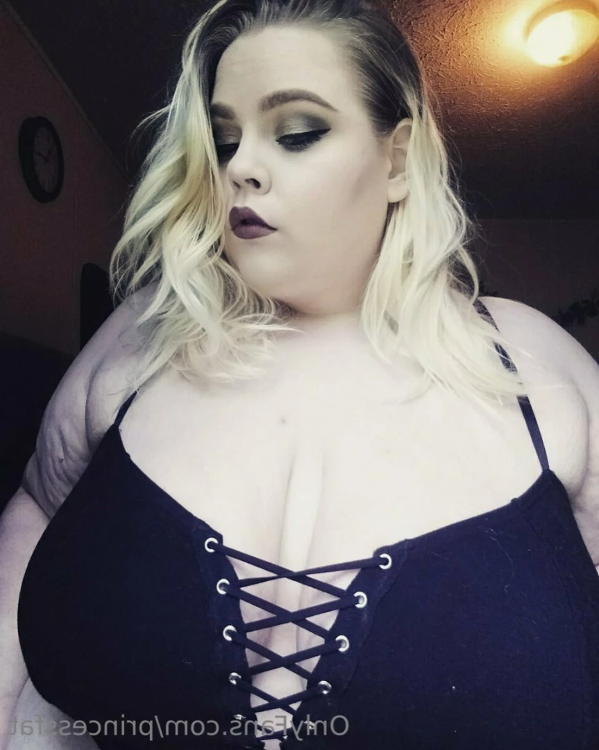 FatStonerChick(FREE) [ fatstonerchick.free ] Onlyfans leaked photo 12527811 on Hotleaks.tv