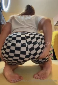 9759422