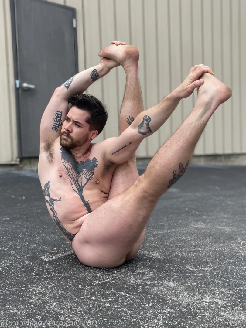 Col [ yogafvcker16 ] Onlyfans leaked photo 8015598 on Hotleaks.tv