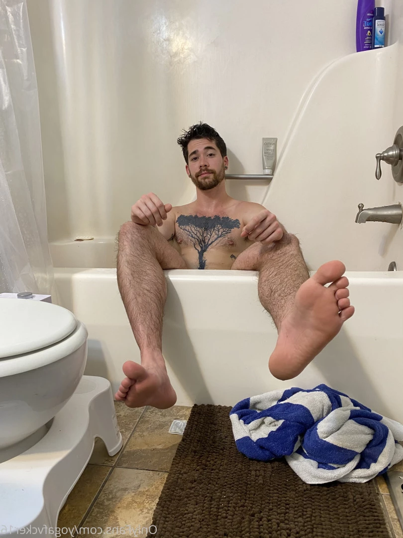 Col [ yogafvcker16 ] Onlyfans leaked photo 8018566 on Hotleaks.tv