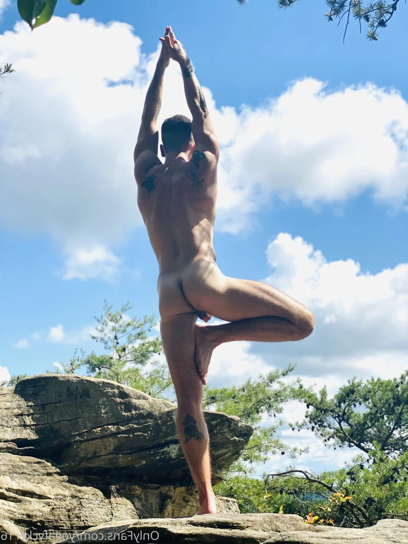 Col [ yogafvcker16 ] Onlyfans leaked photo 8018814 on Hotleaks.tv