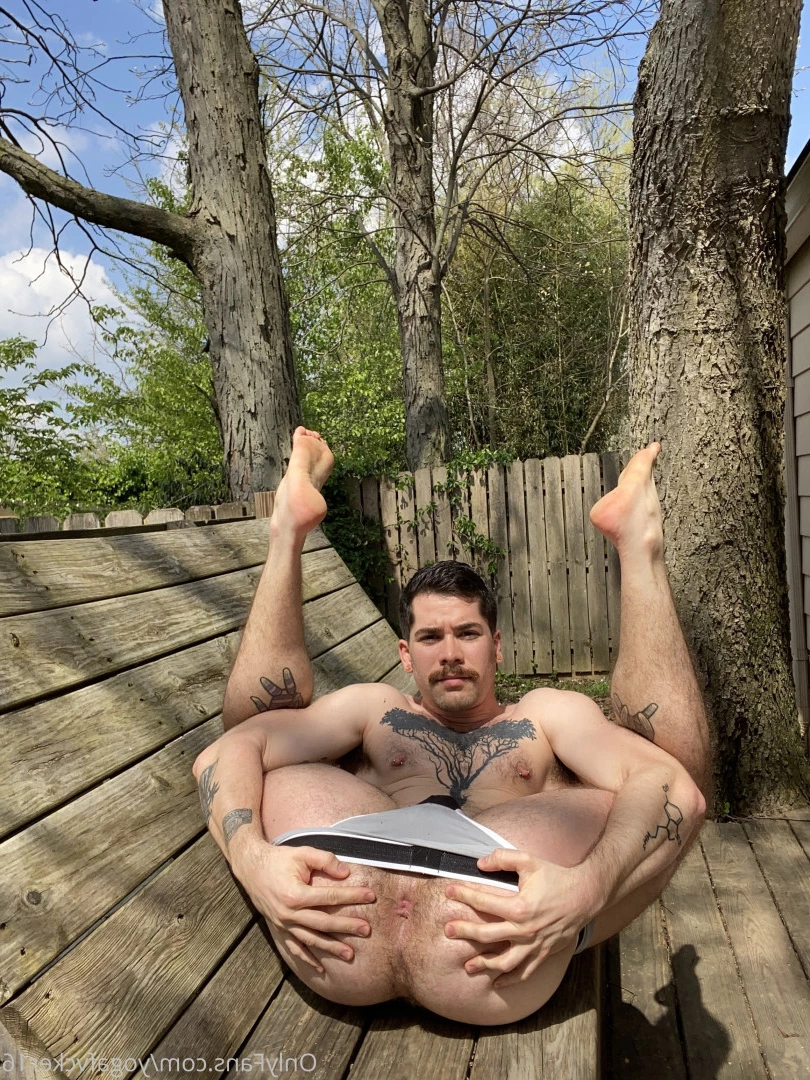Col [ yogafvcker16 ] Onlyfans leaked photo 8018923 on Hotleaks.tv